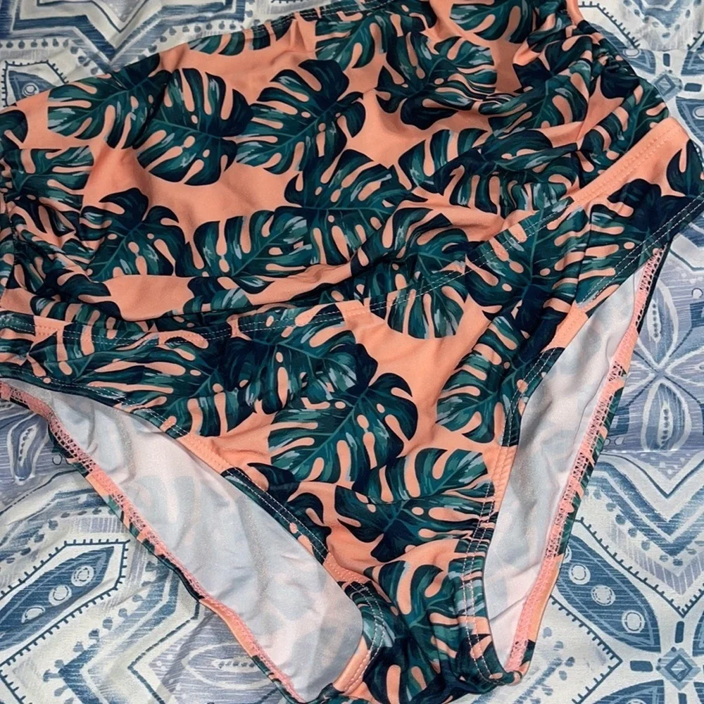 NWOT women’s tropical maternity swim bottom